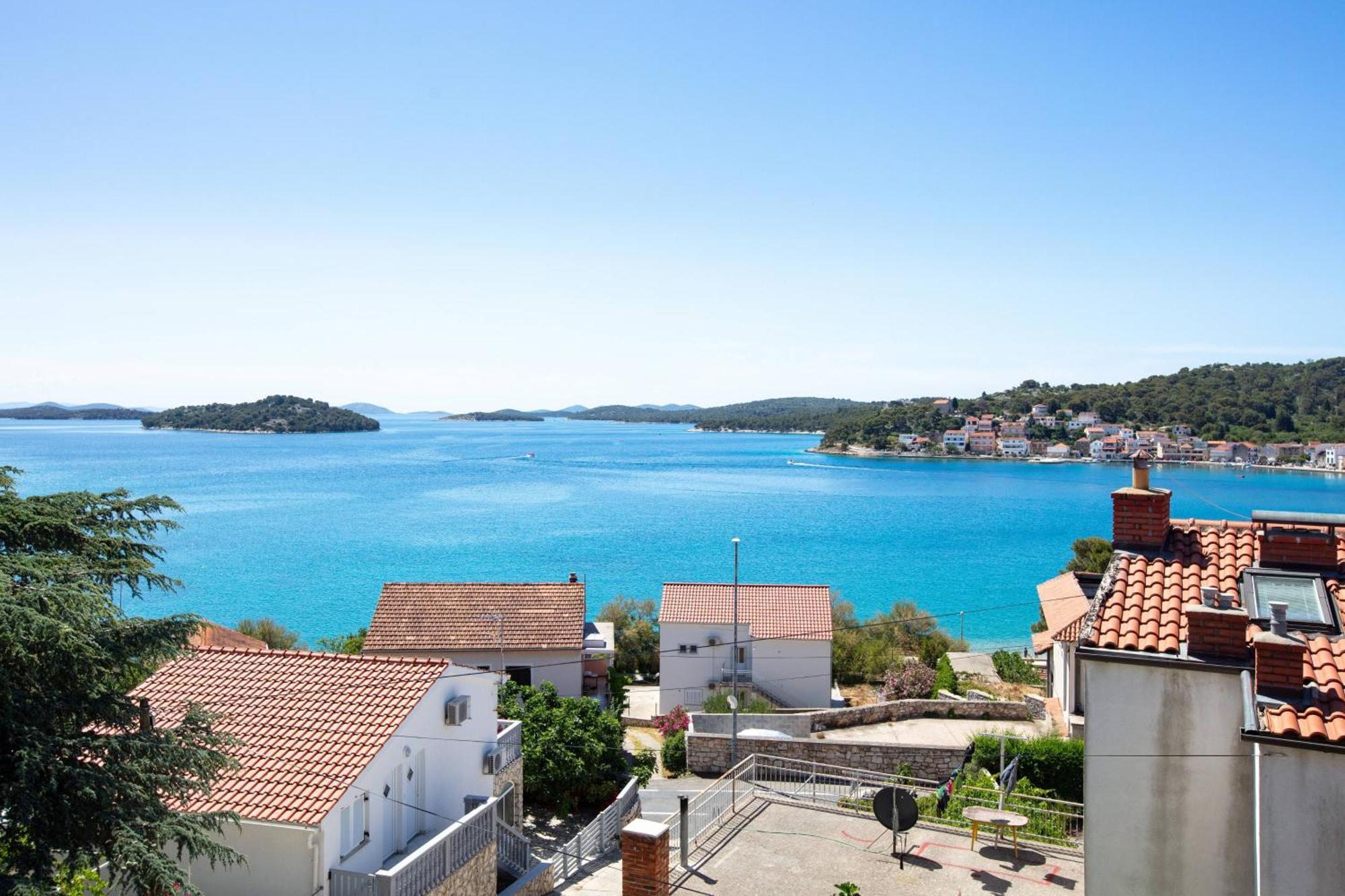 Apartments By The Sea Tisno, Murter - 812 Экстерьер фото